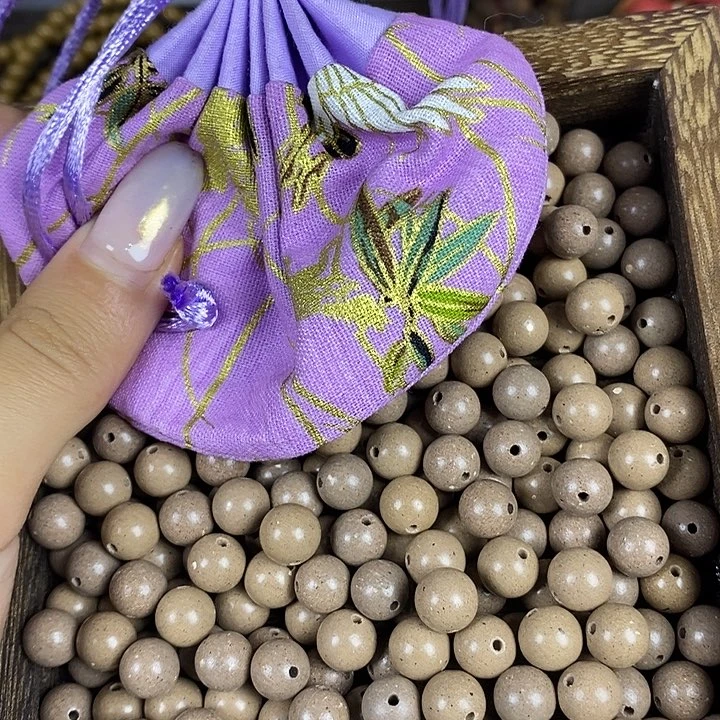 0.8白龙瑕疵珠打底108颗