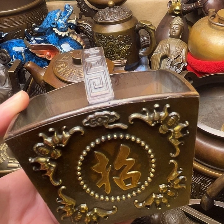 精美铜器批发档口