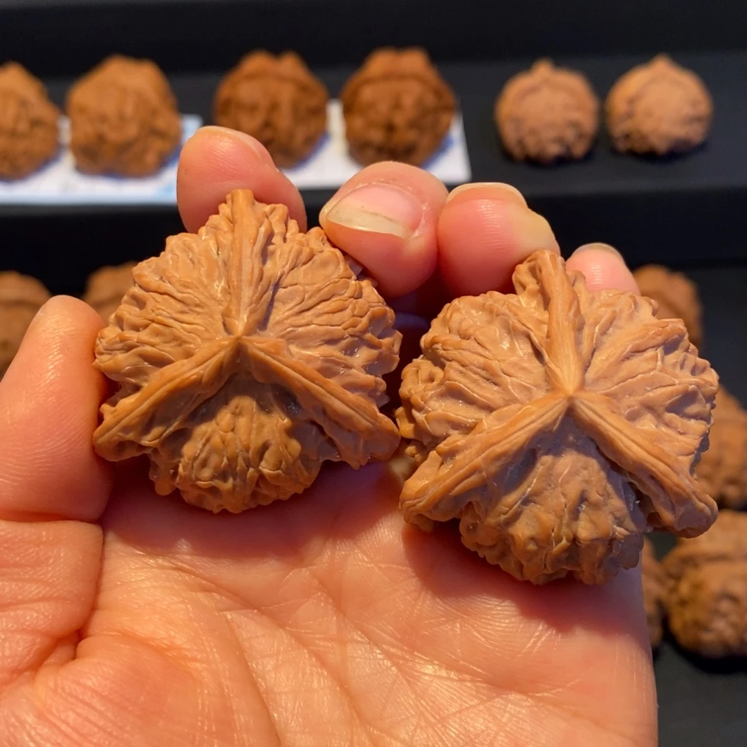 文玩核桃把件三棱