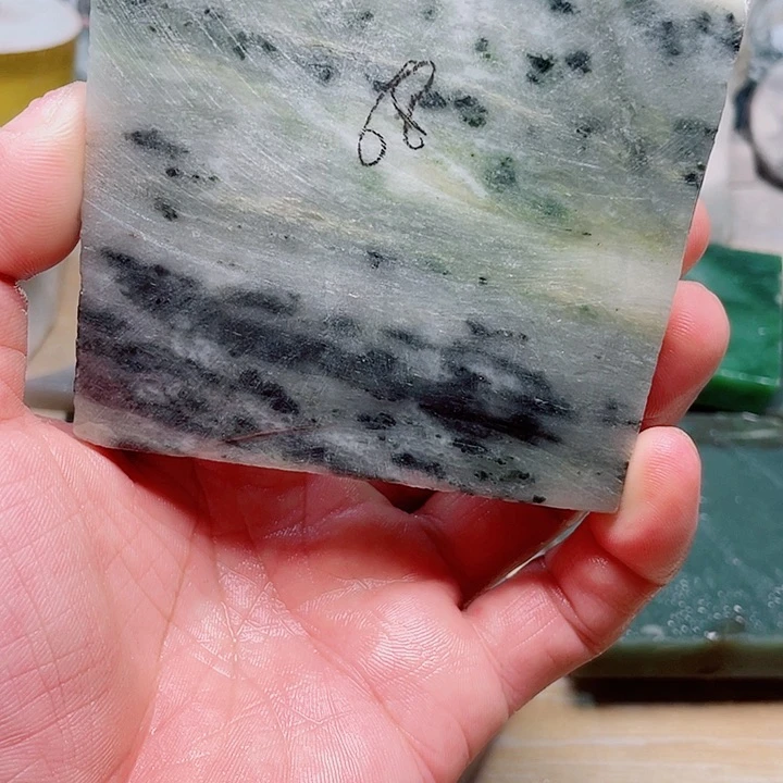独山玉未镶嵌手镯加工定制