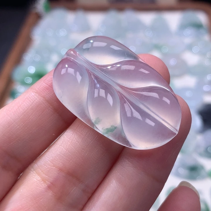 颈饰未镶嵌翡翠高冰飘花大叶子