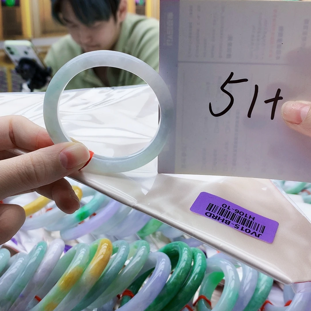 翡翠未镶嵌手镯hj