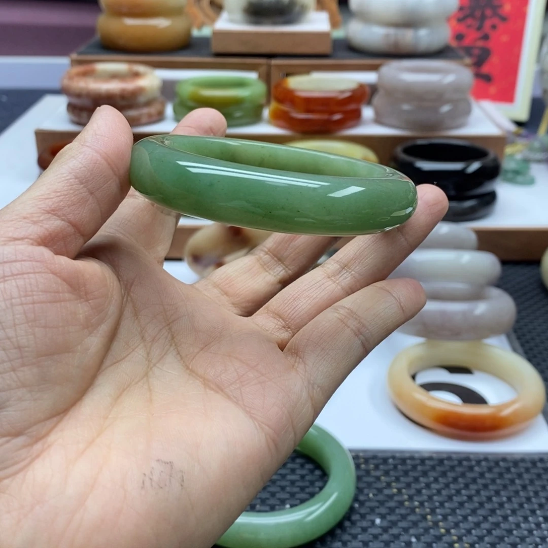 石英质玉手镯未镶嵌烟**梦