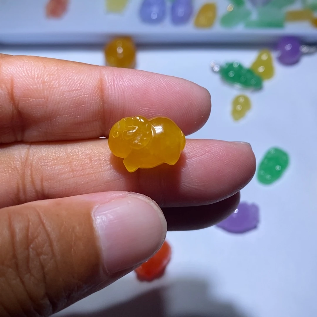 颈饰未镶嵌翡翠叫****?