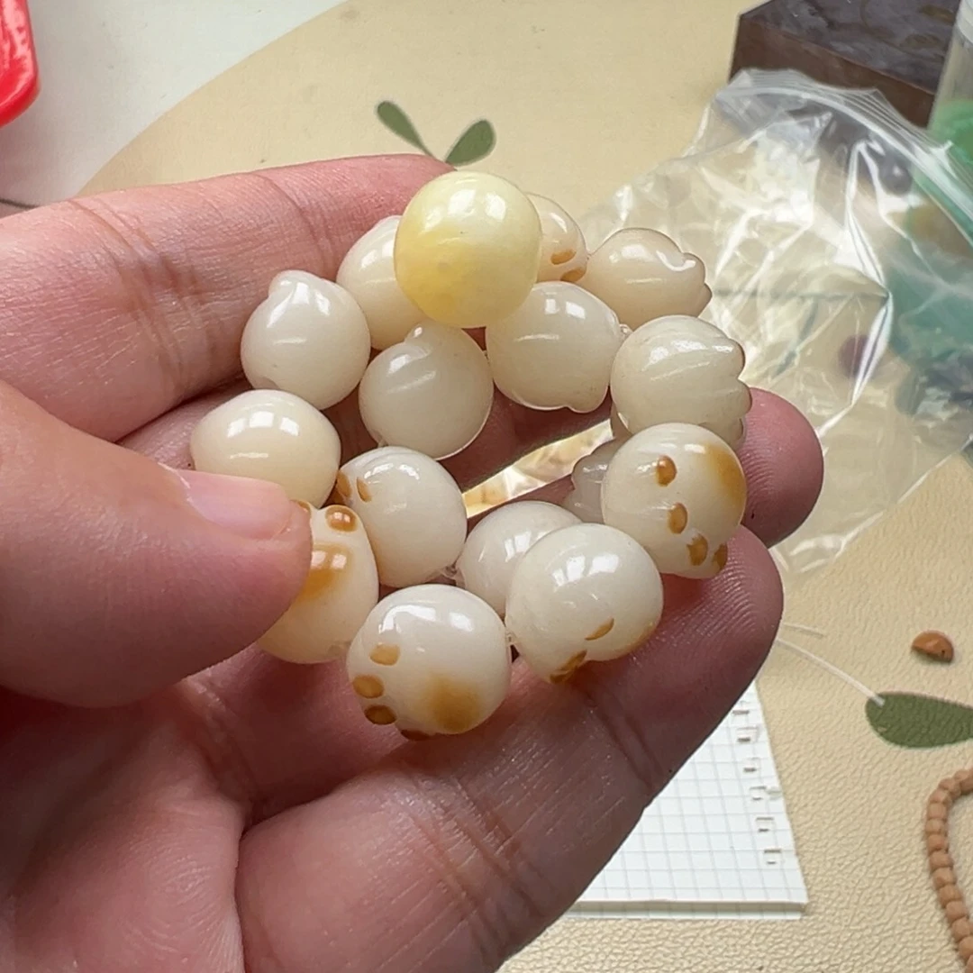 吊坠白玉菩提黄色3834