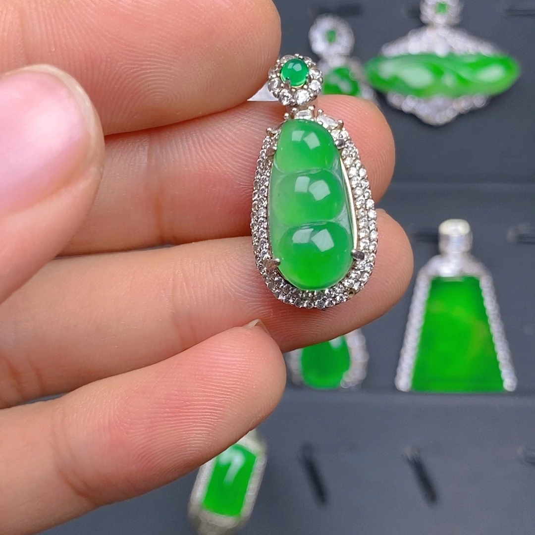 吊坠(赠链)银S925镶嵌翡翠吊坠