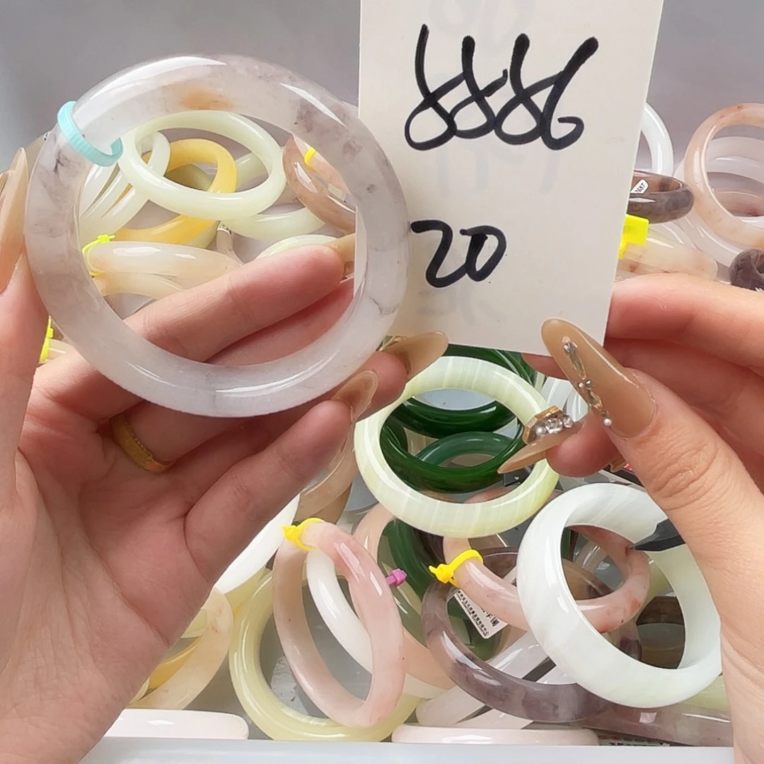 石英质玉未镶嵌手镯A162