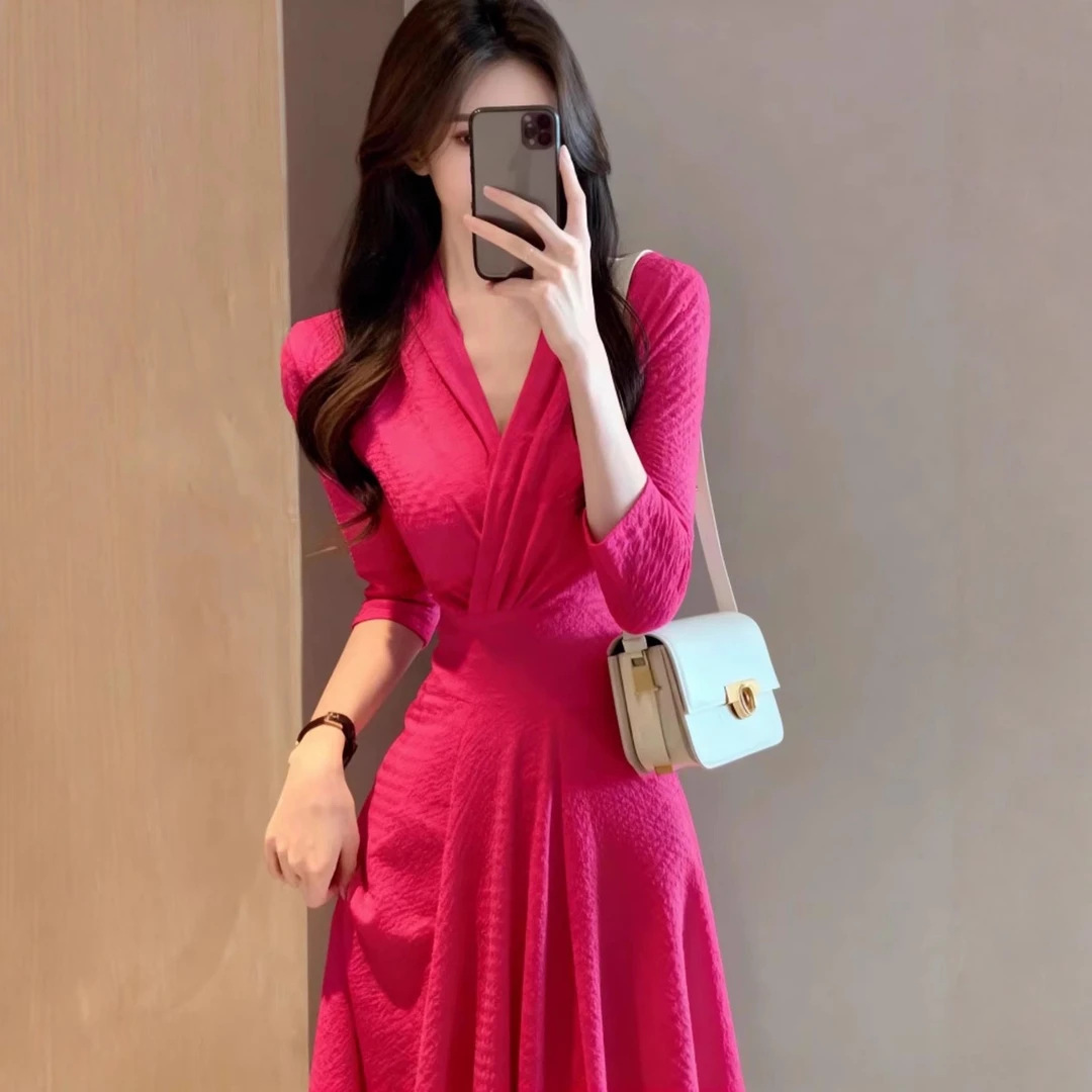 玫红色连衣裙高级感茶歇绝美收腰显瘦秋冬装2025年新款高端设计感