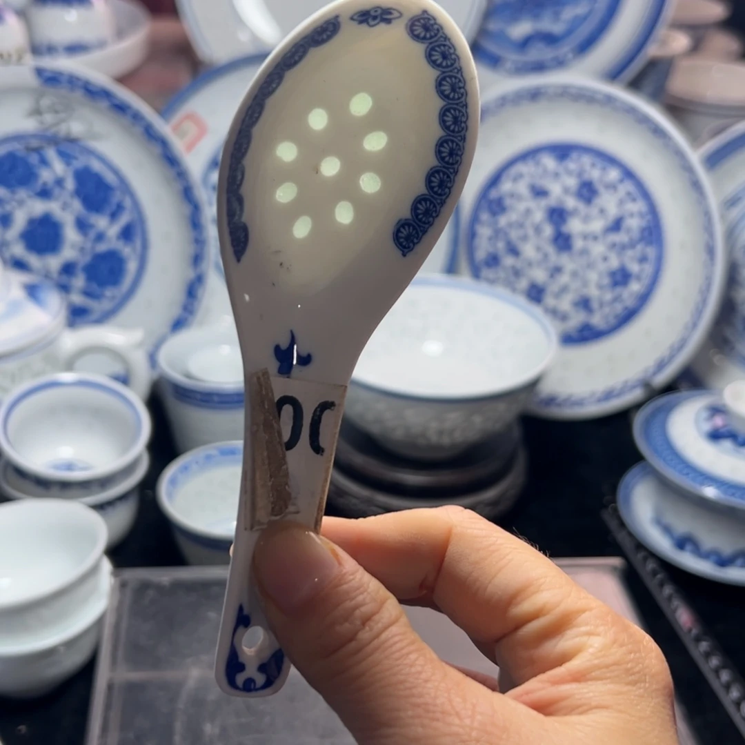 碗青花玲珑小饭勺茶花