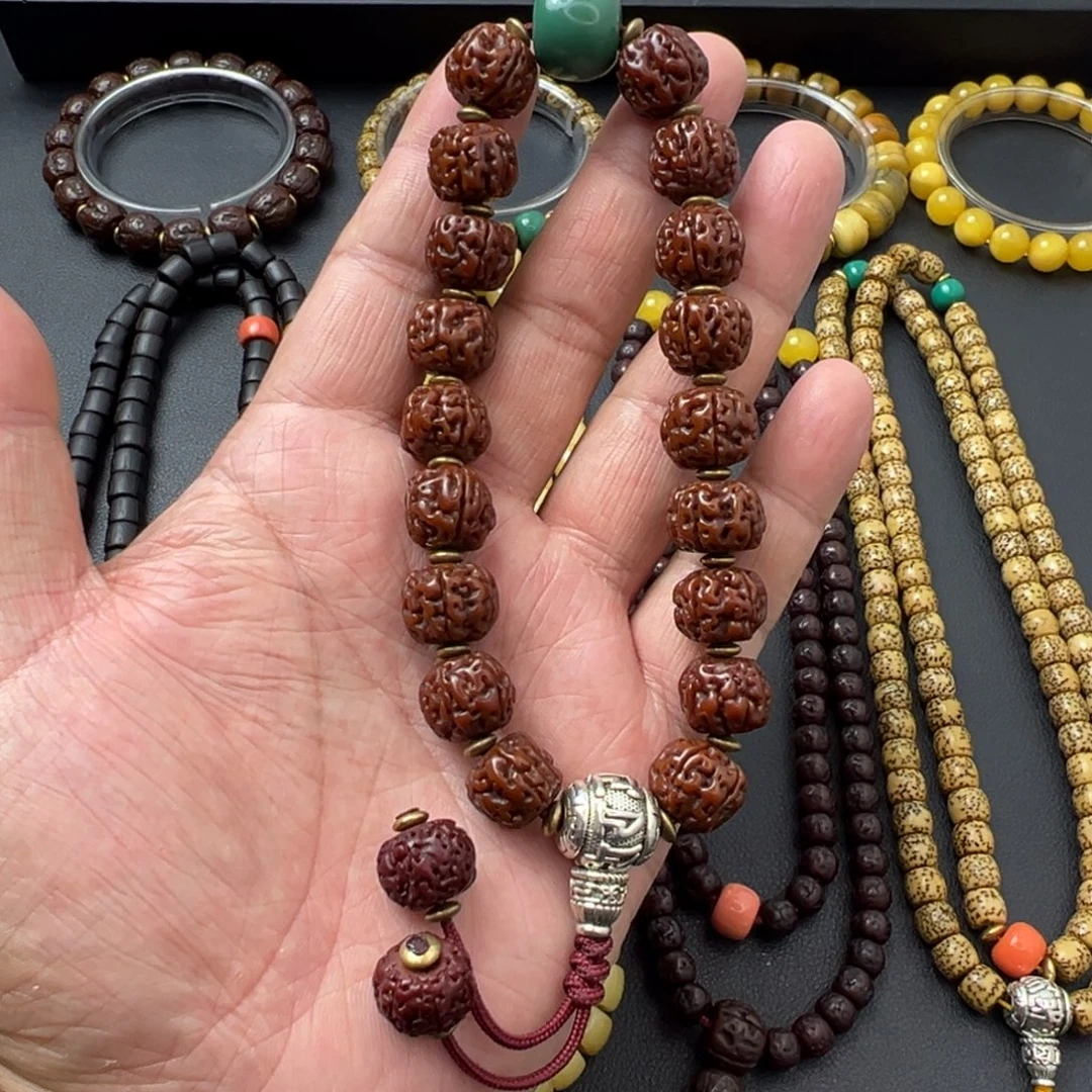 泥塑藏区金刚菩提手持。