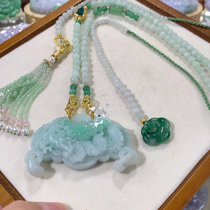 翡翠未镶嵌颈饰翡翠吊坠