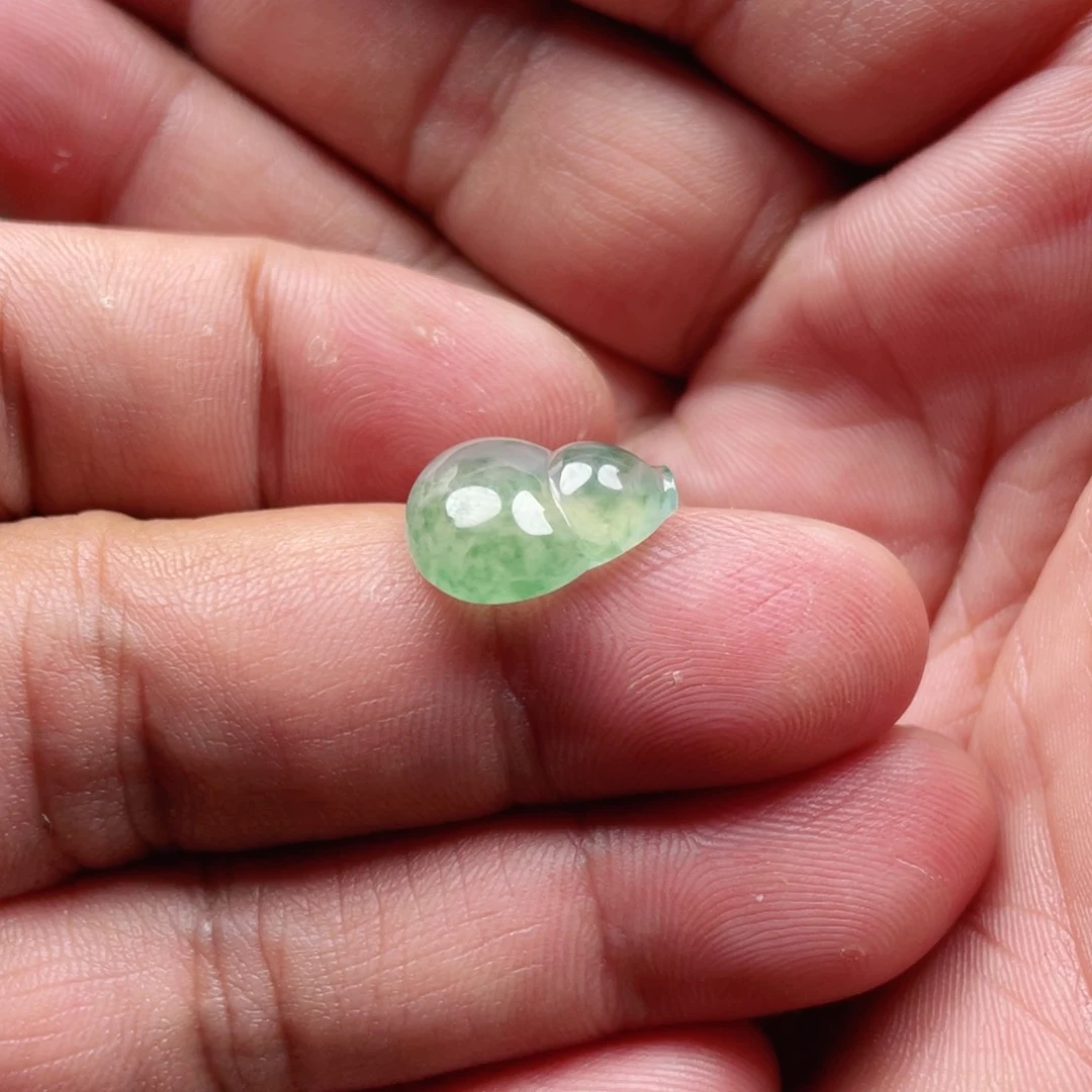 翡翠未镶嵌耳饰翡翠