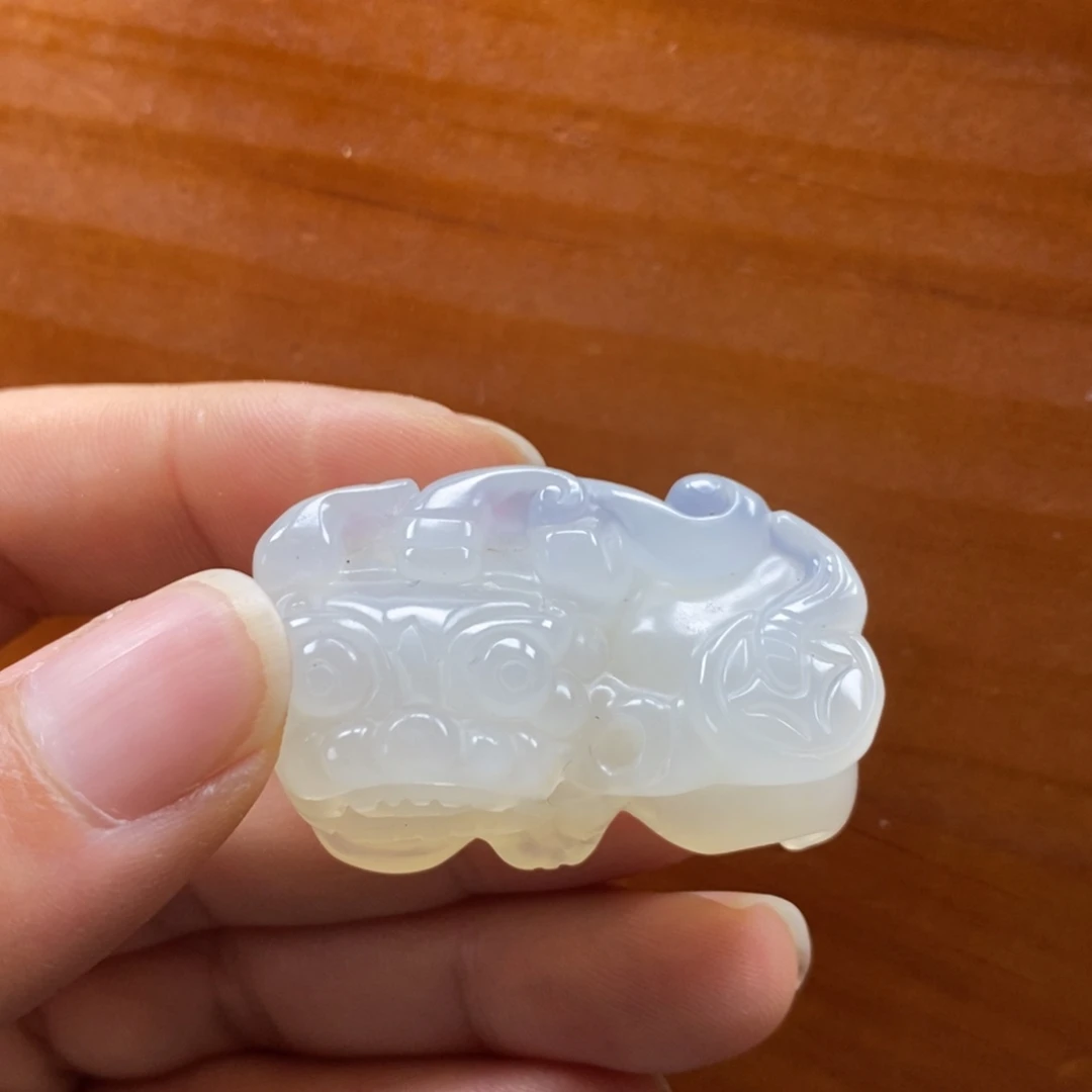 石英质玉（黄龙玉）未镶嵌颈饰