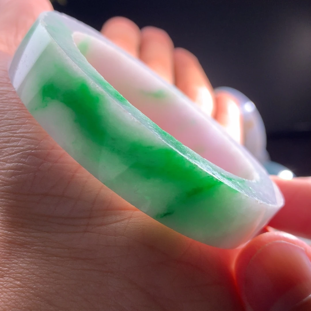 定制翡翠未镶嵌手镯