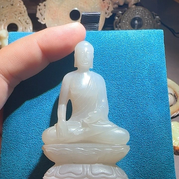 李*小佛像造型独特漂亮