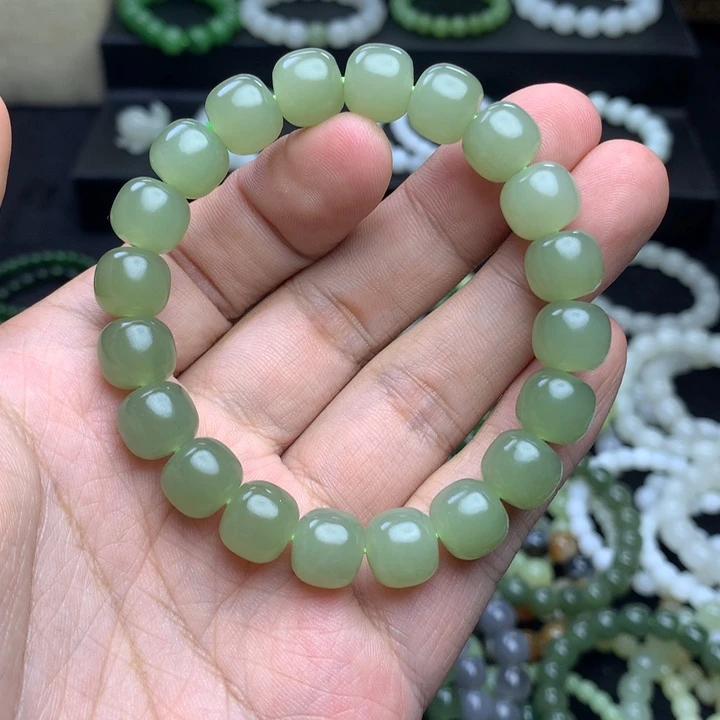 牧***秋未镶嵌手链和田玉