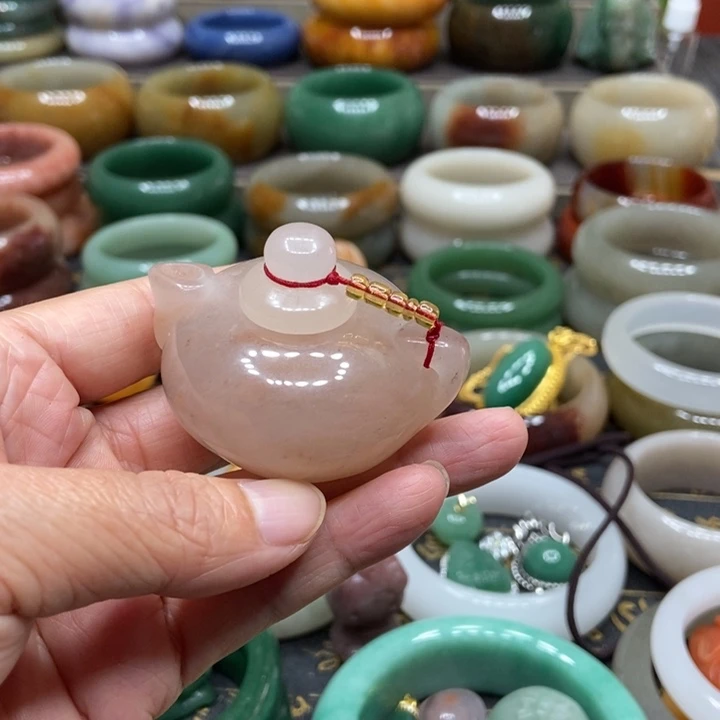 石英质玉手镯未镶嵌