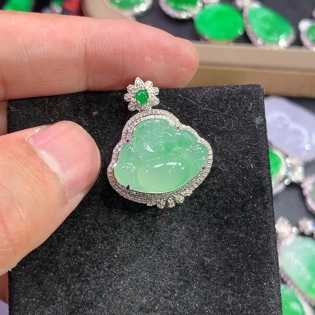 翡翠吊坠(赠链)18K金镶嵌