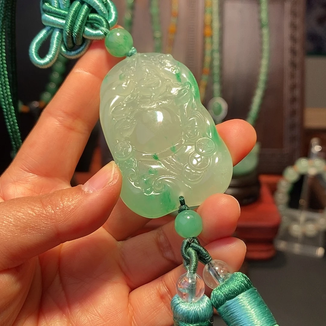 石英质玉（非洲翠）未镶嵌挂件