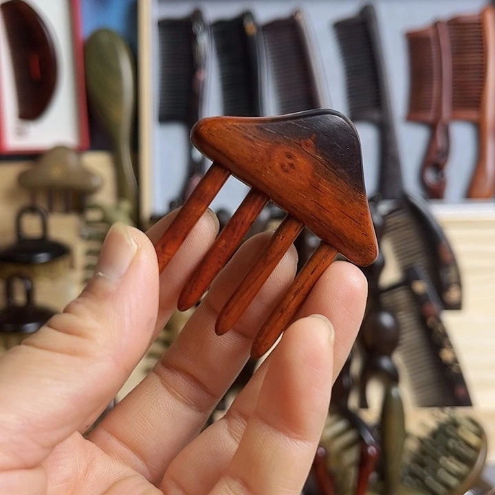 红酸枝木类红木按摩云朵