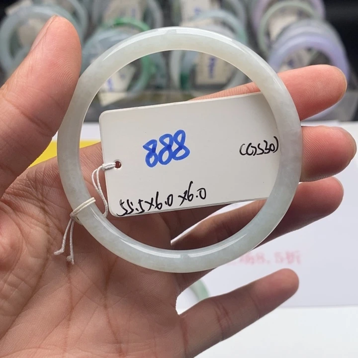 未镶嵌手镯翡翠手镯