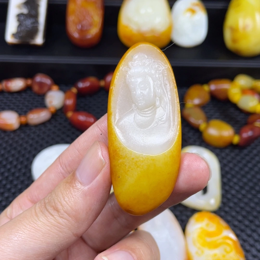 颈饰未镶嵌和田玉