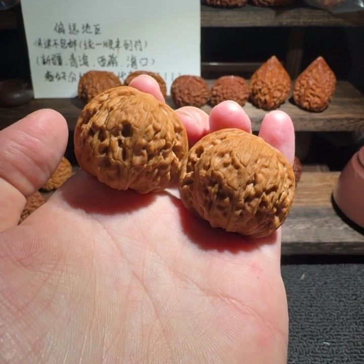 3 文玩麻核桃38尺寸磨盘