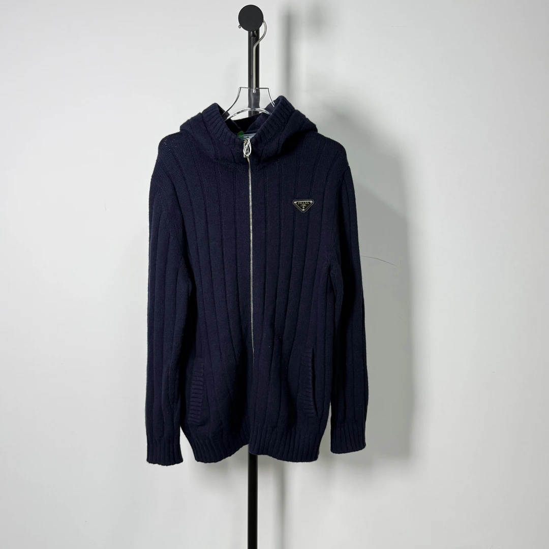 99新 Prada/普拉达 CZF1989/连帽外套/尺码40