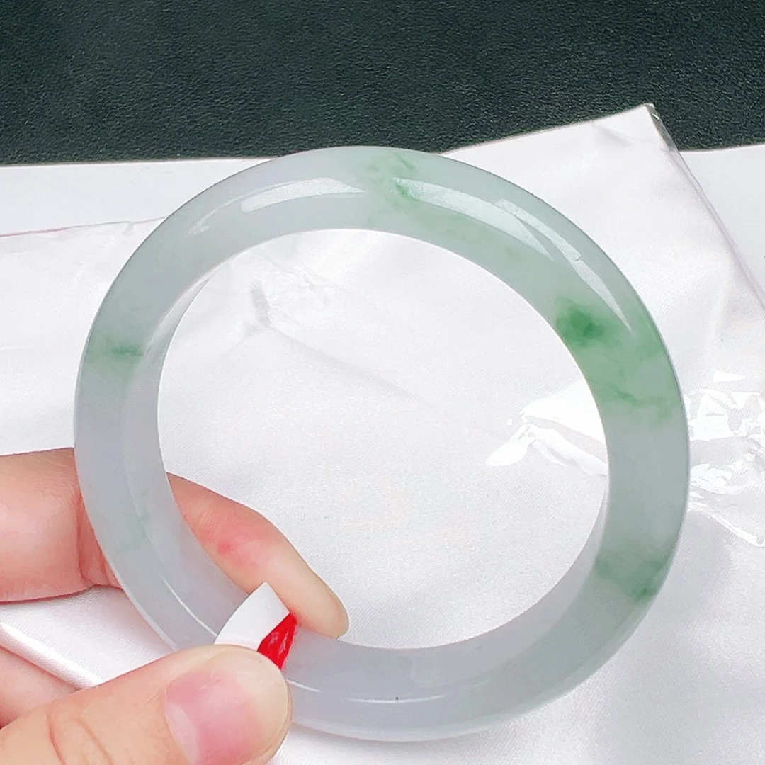 翡翠未镶嵌手镯中水飘花