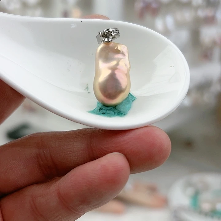 颈饰未镶嵌淡水珍珠