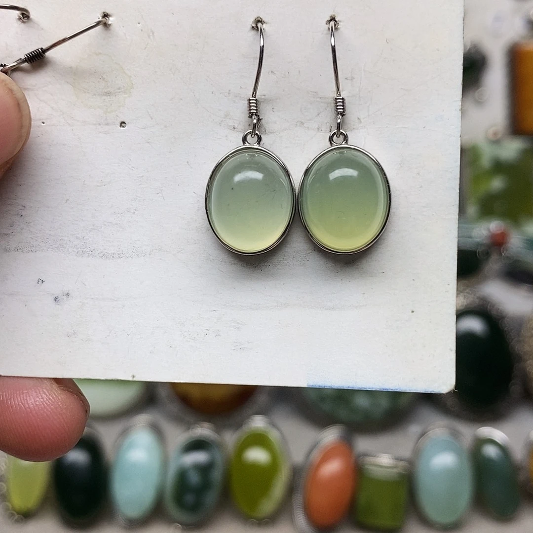 蛇纹石玉银S925镶嵌耳环