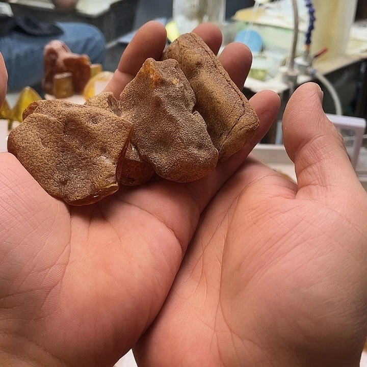 抬***星定制琥珀未镶嵌天然琥珀蜜蜡
