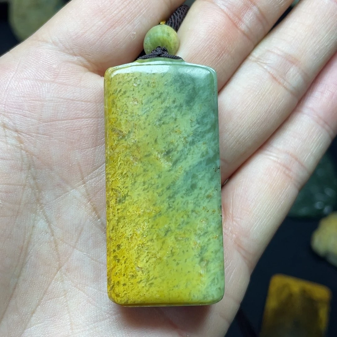 岫岩河磨玉（透闪石质玉）未镶嵌车挂