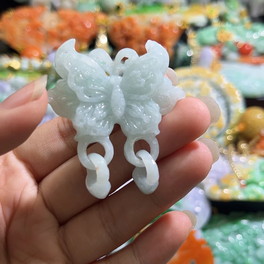 颈饰未镶嵌翡翠待编 织