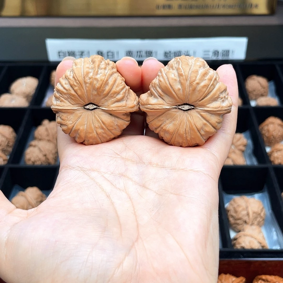 把件文玩核桃46毕业级正圆正肩52克，46A11