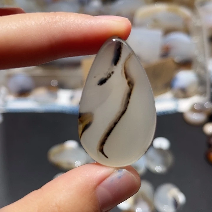 玛瑙/玉髓颈饰未镶嵌