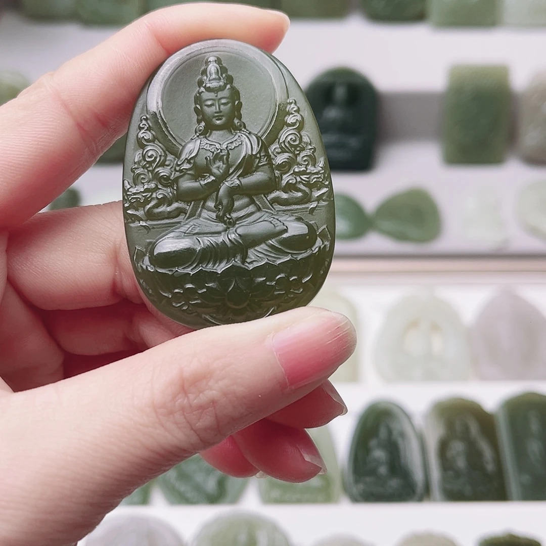 允***性和田玉未镶嵌颈饰