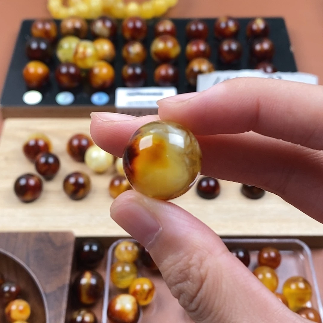风***对裸石琥珀未镶嵌蜜蜡