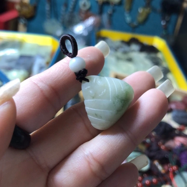岫玉未镶嵌岫玉挂件