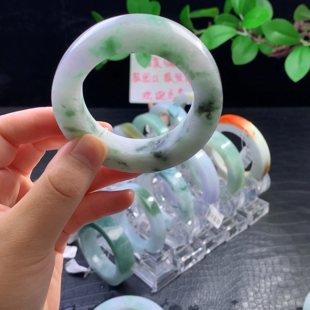 定制翡翠未镶嵌手镯