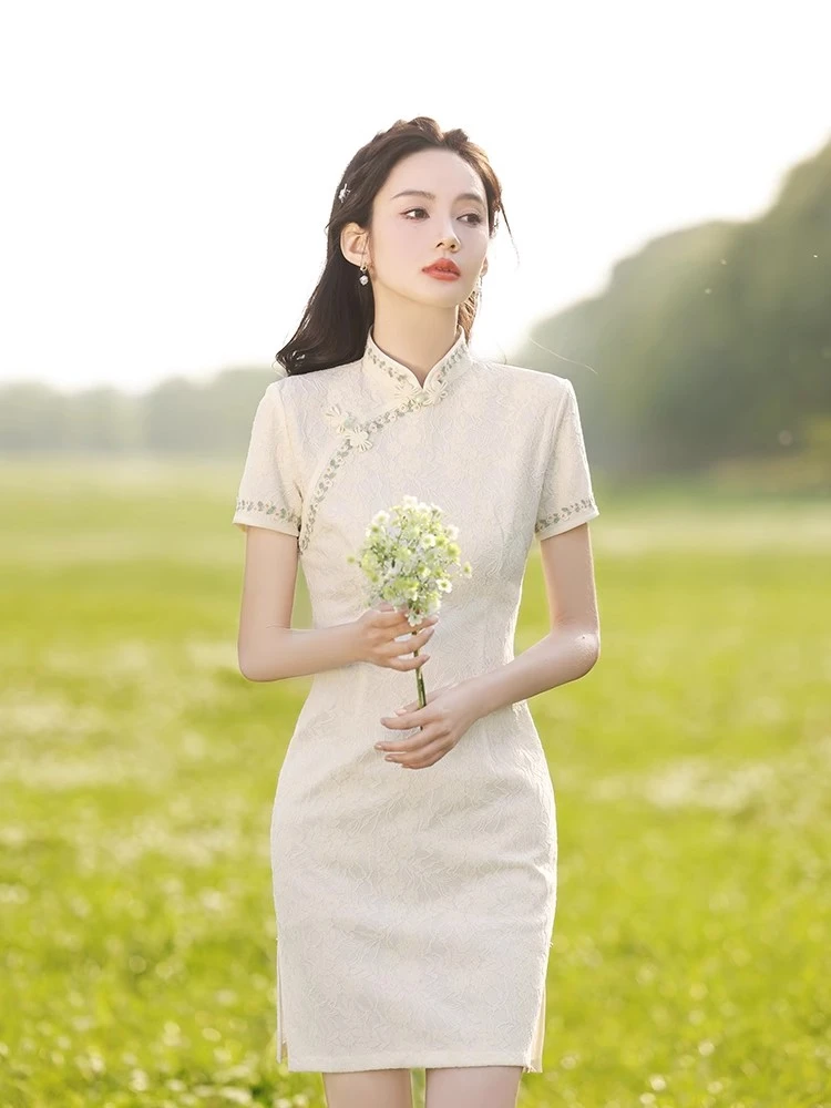 新式白色旗袍2025年新款年轻款少女日常短款改良连衣裙小个子夏季