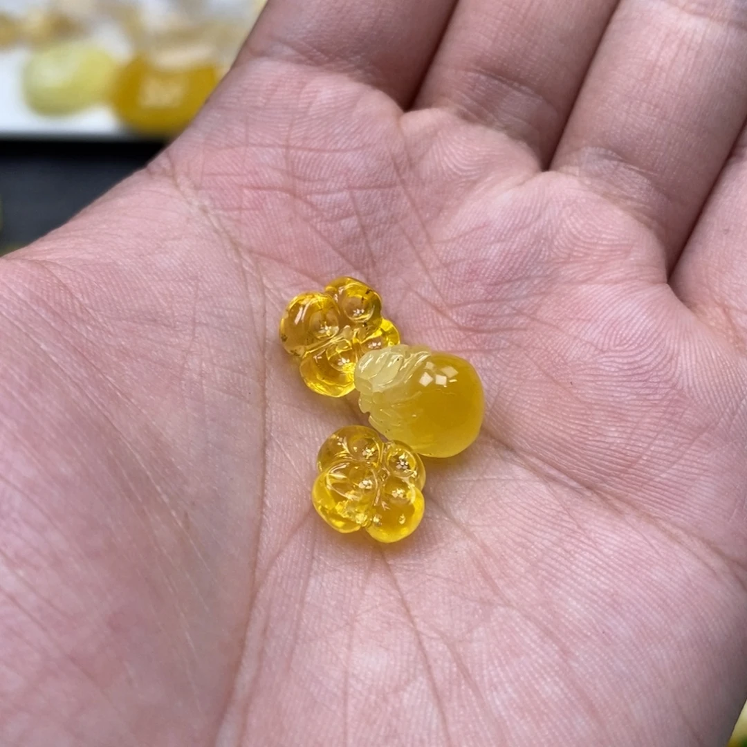 琥珀未镶嵌珠宝奇石