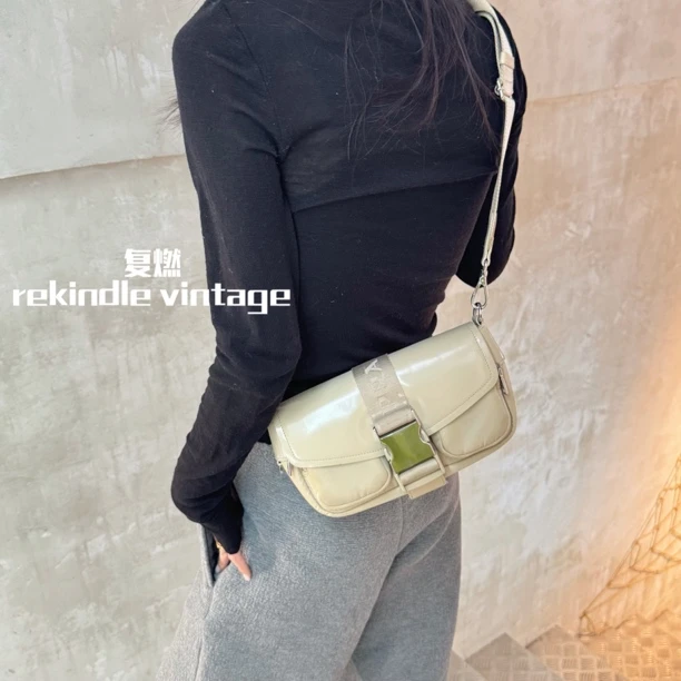 95新 Prada/普拉达 复燃精选/普拉达 米色三合一机车包