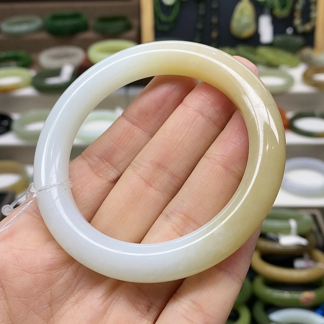 【闪购商品】未镶嵌手镯和田玉