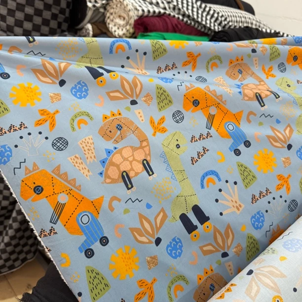 44 纯棉60支精梳棉数码印花童装府绸面料3米价