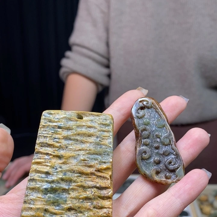 岫岩河磨玉（透闪石质玉）颈饰未镶嵌