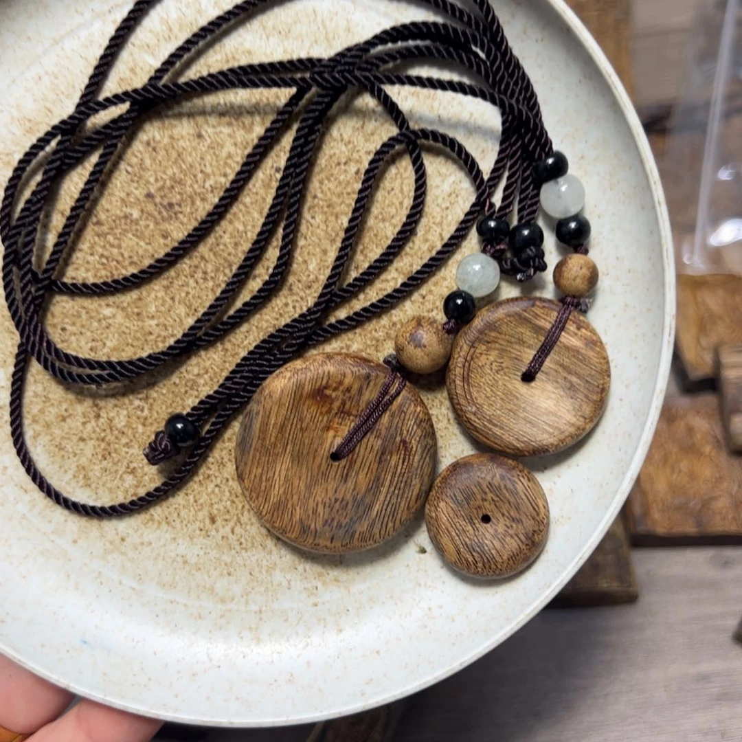 沉香木吊坠欣*a金沙叶平安扣10克