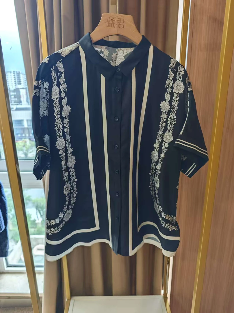 273919翻领印花衬衣