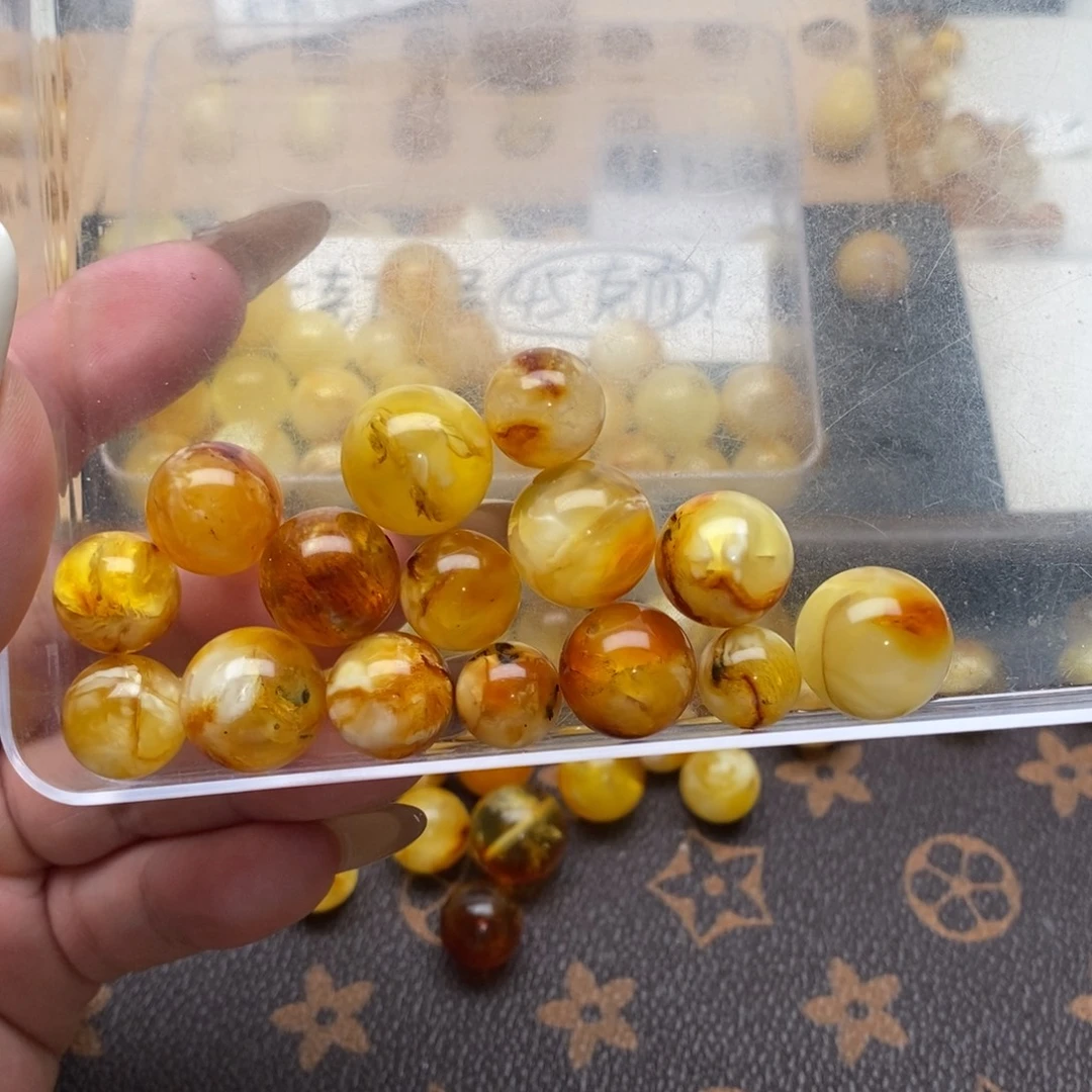 玲***珑琥珀未镶嵌珠宝奇石蜜蜡