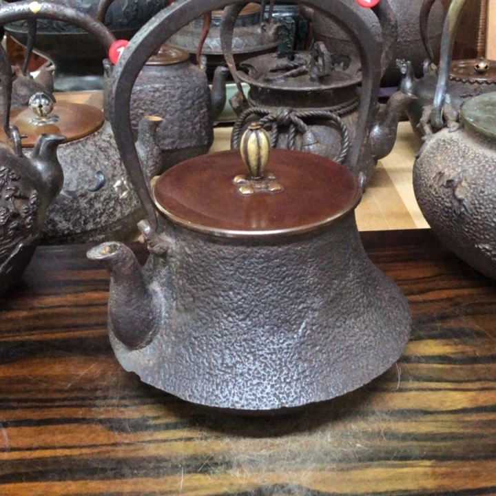 龙文堂造富士型壶